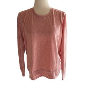 women’s medium crewneck pull over T-shirt New
